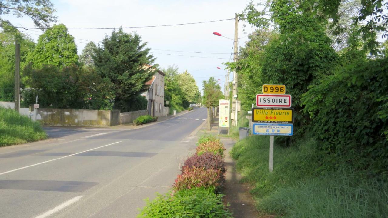 Location Bouzon à Issoire Exterior foto